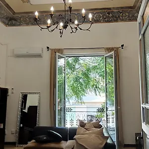 https://donna-carmela.palermohotels.org